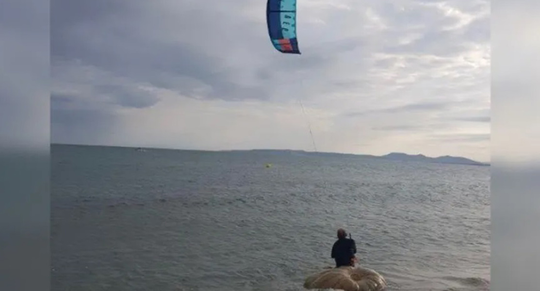 Fa Kitesurf con una zucca e coltiva ortaggi da record 